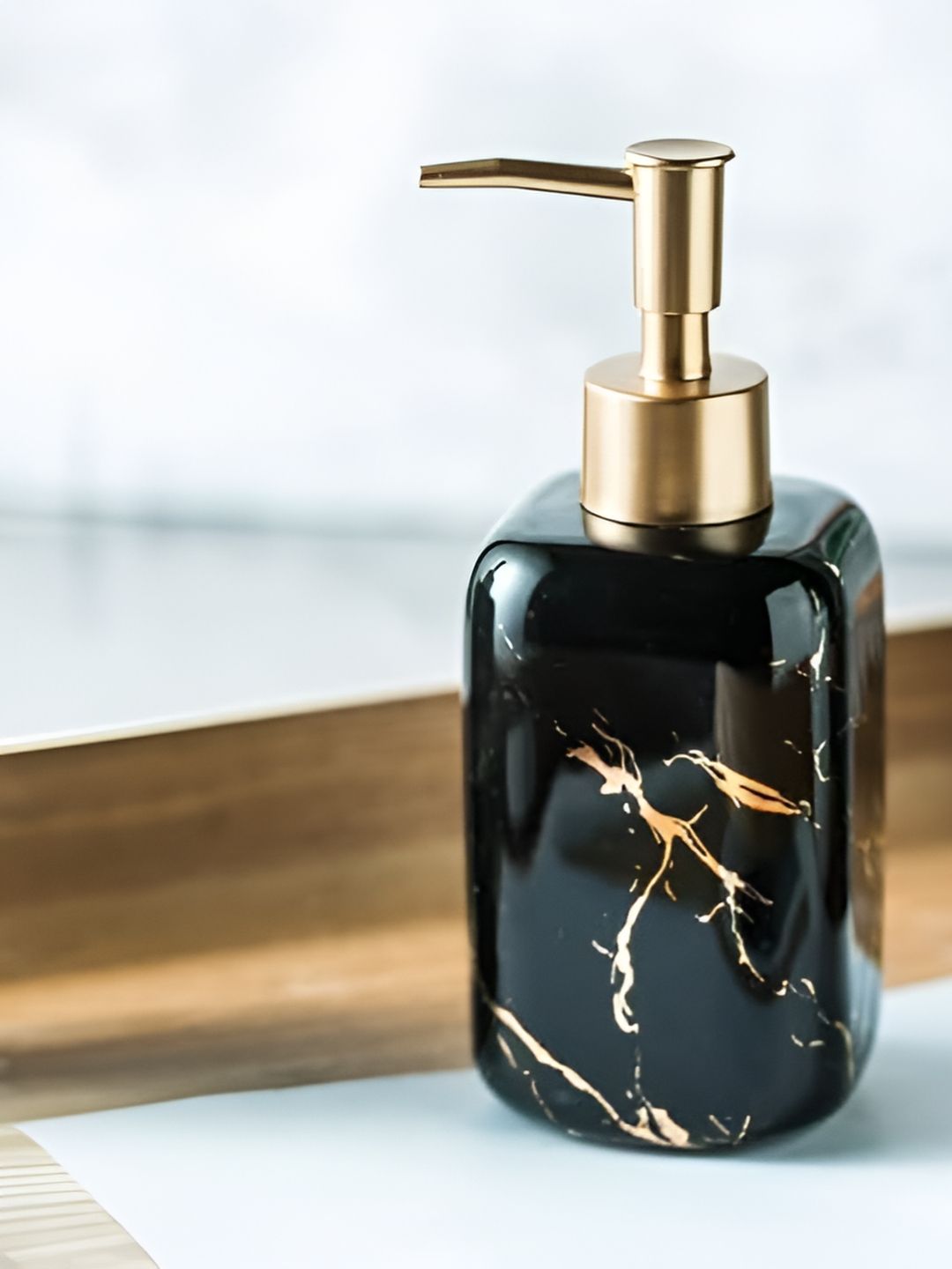 UMAI Black & Gold-Toned Abstract Ceramic Soap Dispenser