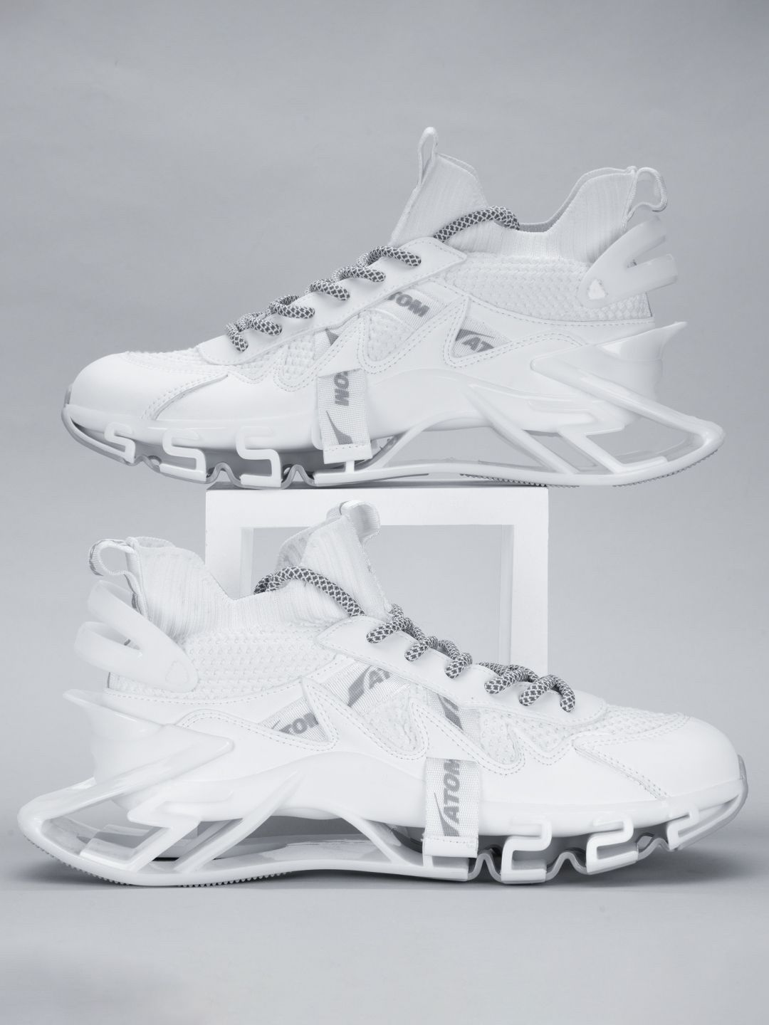 Atom Men Woven Design Lace-Ups Sneakers