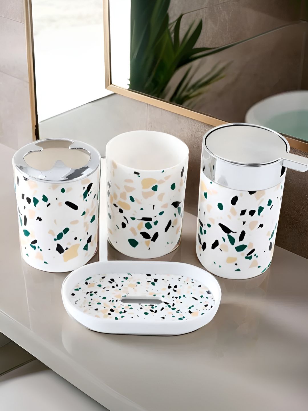 UMAI White & Black 4 Piece Abstract Ceramic Bath Accessories Set