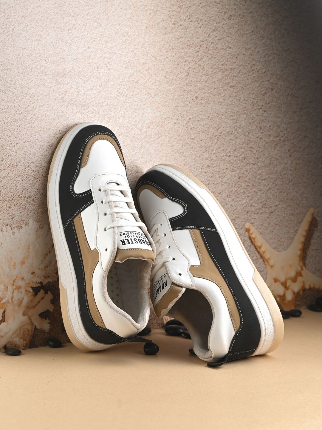 The Roadster Lifestyle Co Men Colourblocked Casual Sneakers
