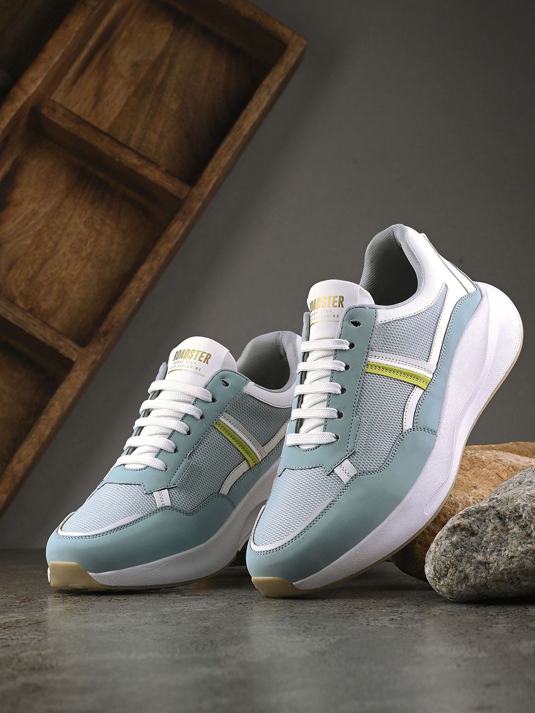The Roadster Lifestyle Co Men Colourblocked Memory Foam Running Shoes