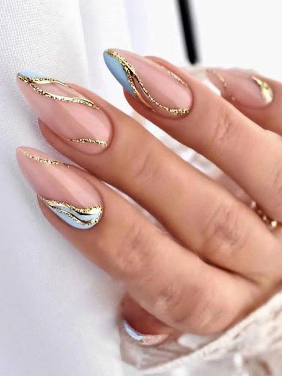 The Pink Truck Set Of 24 Reusable Artificial Nails - English Blue & Gold