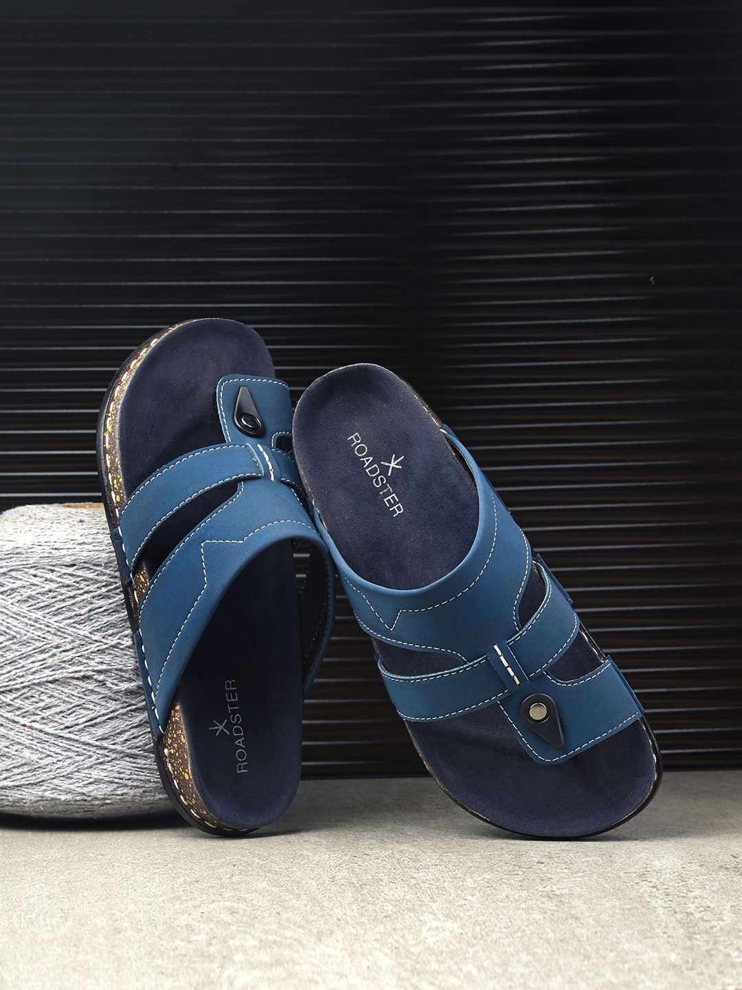 The Roadster Lifestyle Co Men Slip-On Sandals