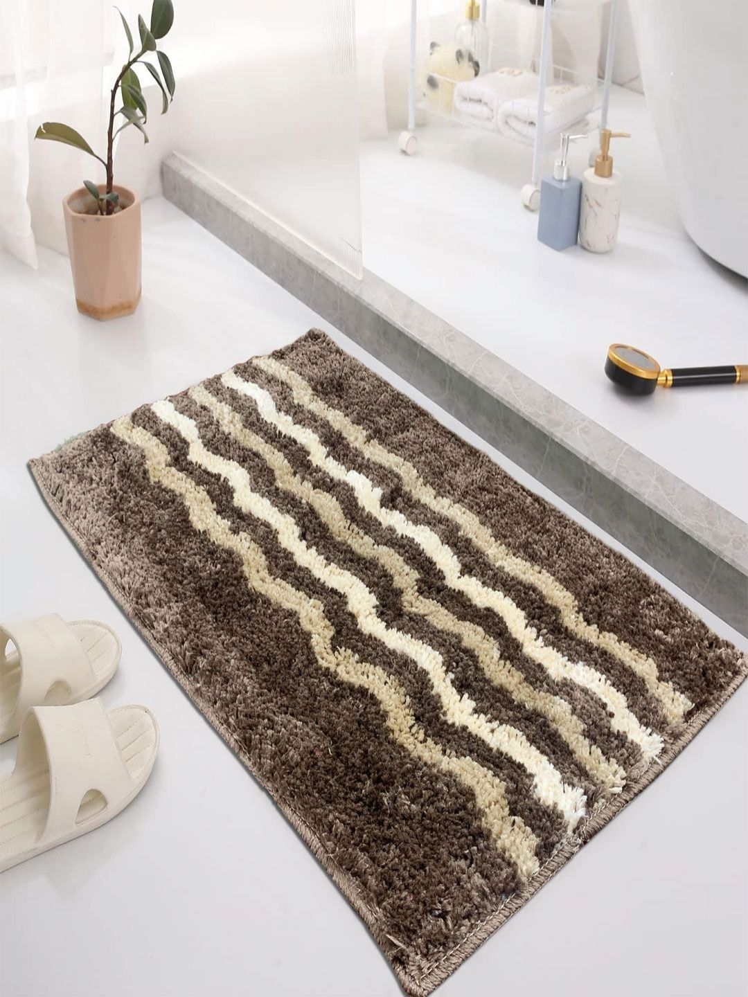 LUXEHOME INTERNATIONAL Beige & Brown Colourblock Anti-Skid Bath Rug