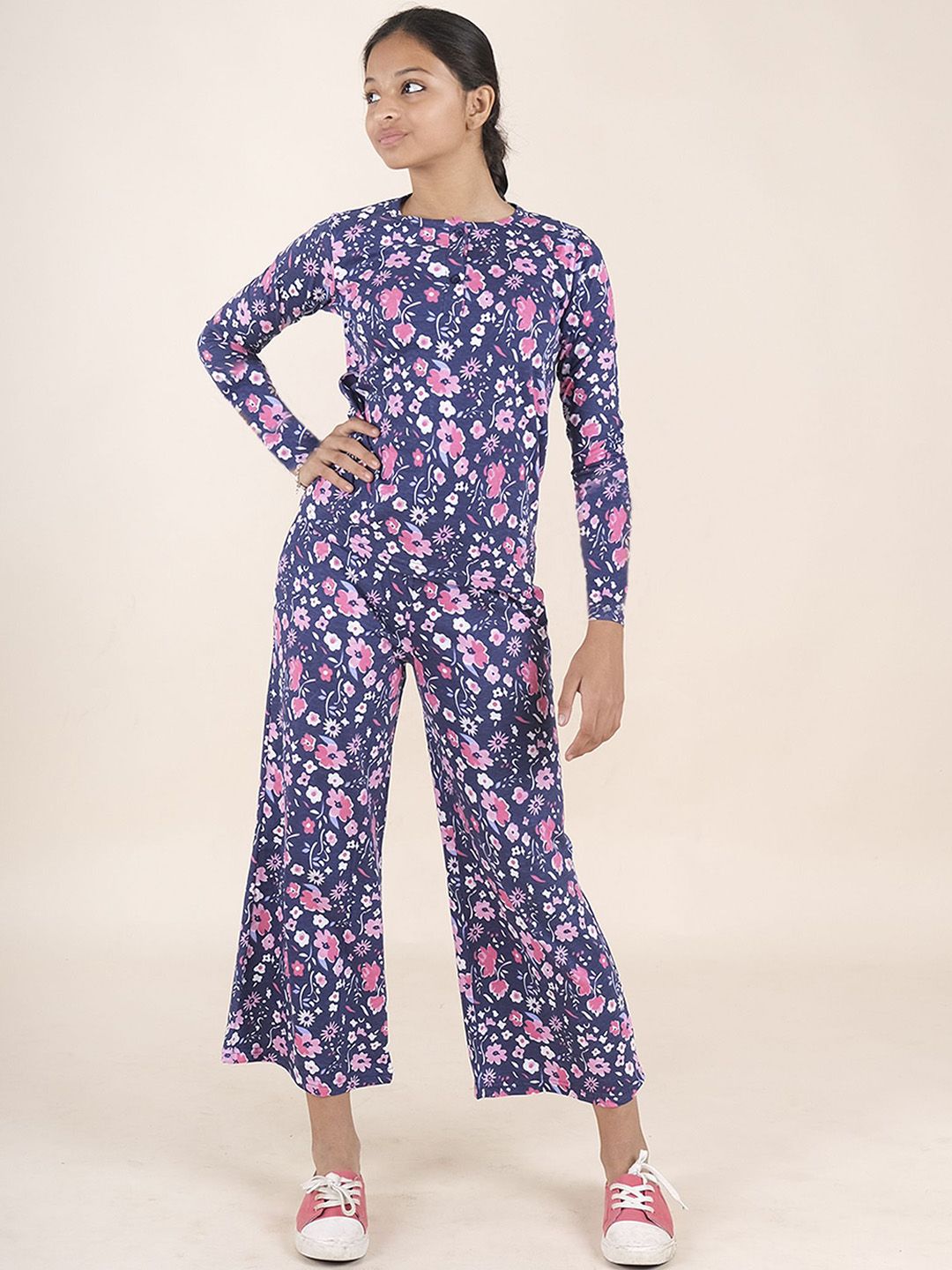 KiddoPanti Girls Printed T-Shirt With Pyjamas