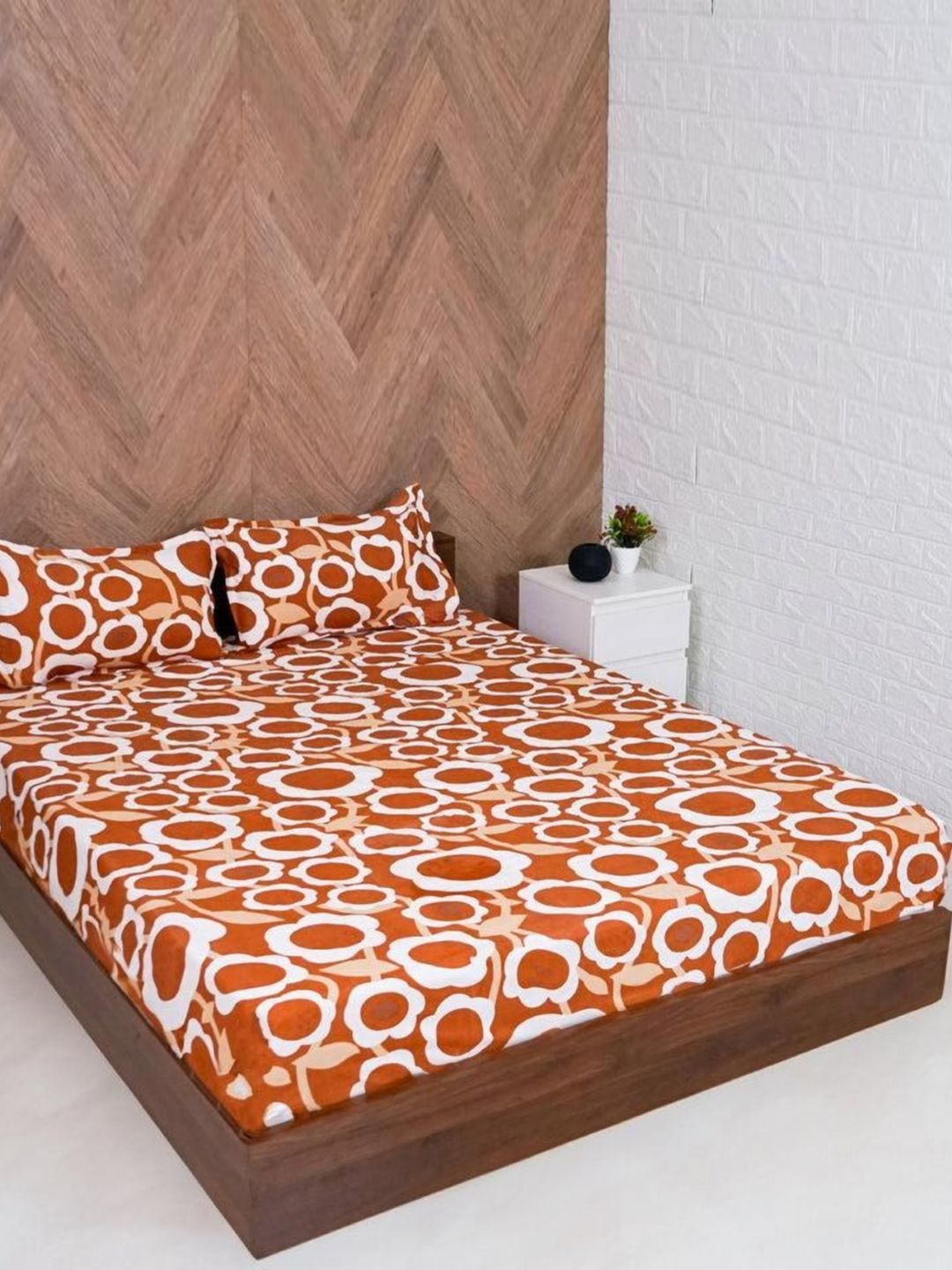 Aura Orange Floral Microfiber 210 TC Queen Fine Bedsheet with 2 Pillow Covers-90 x 100 inches