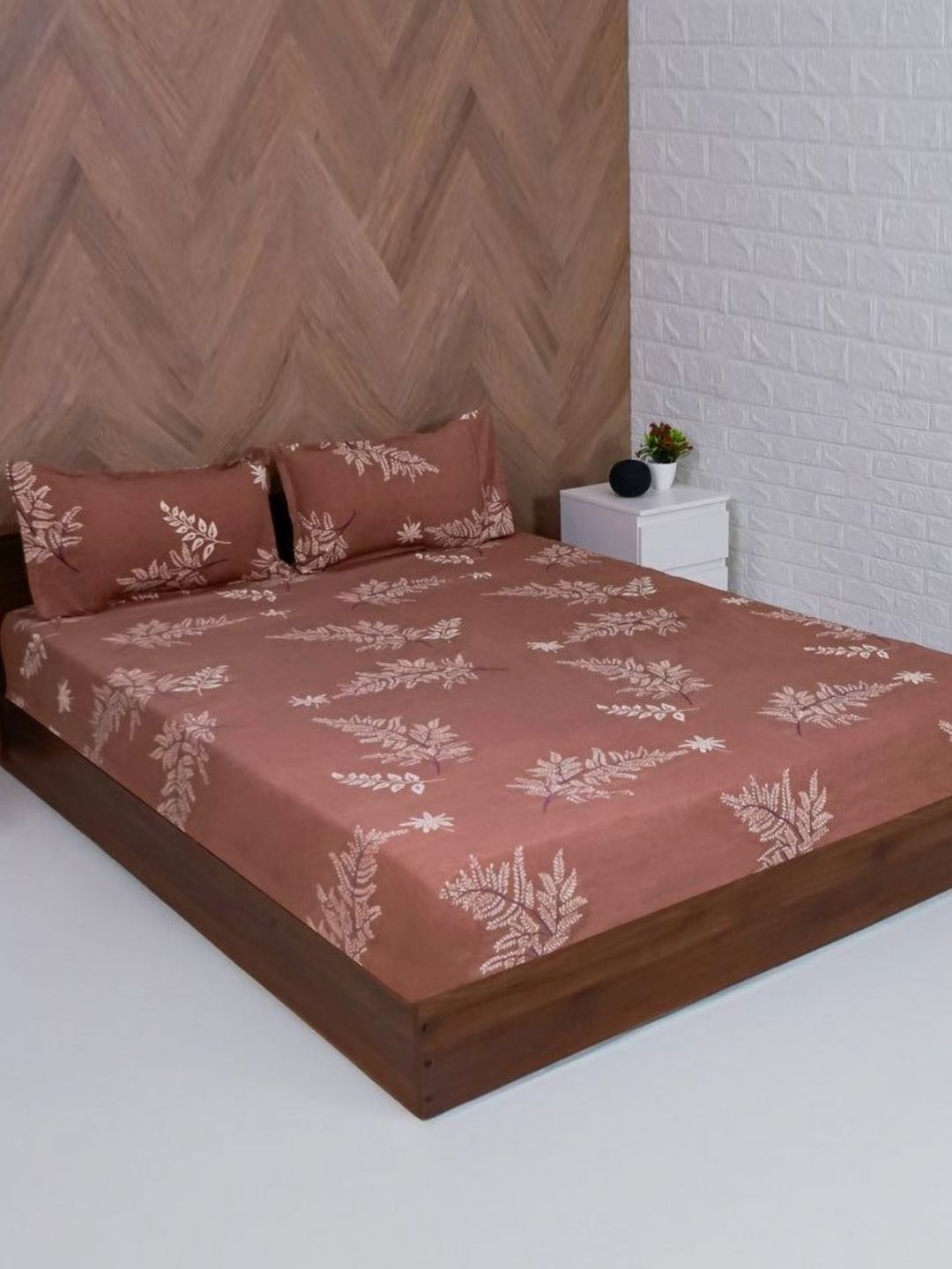 Aura Brown Leaf Microfiber 210 TC Queen Bedsheet with 2 Pillow Covers-228 x 254 cm