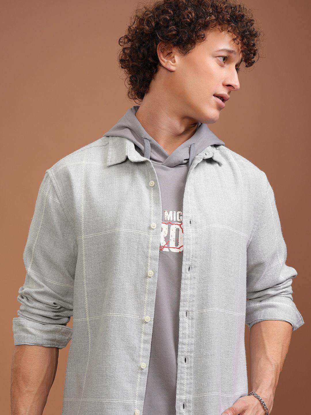 HIGHLANDER Men Spread Collar Checked Cotton Relaxed Fit Casual Shirt
