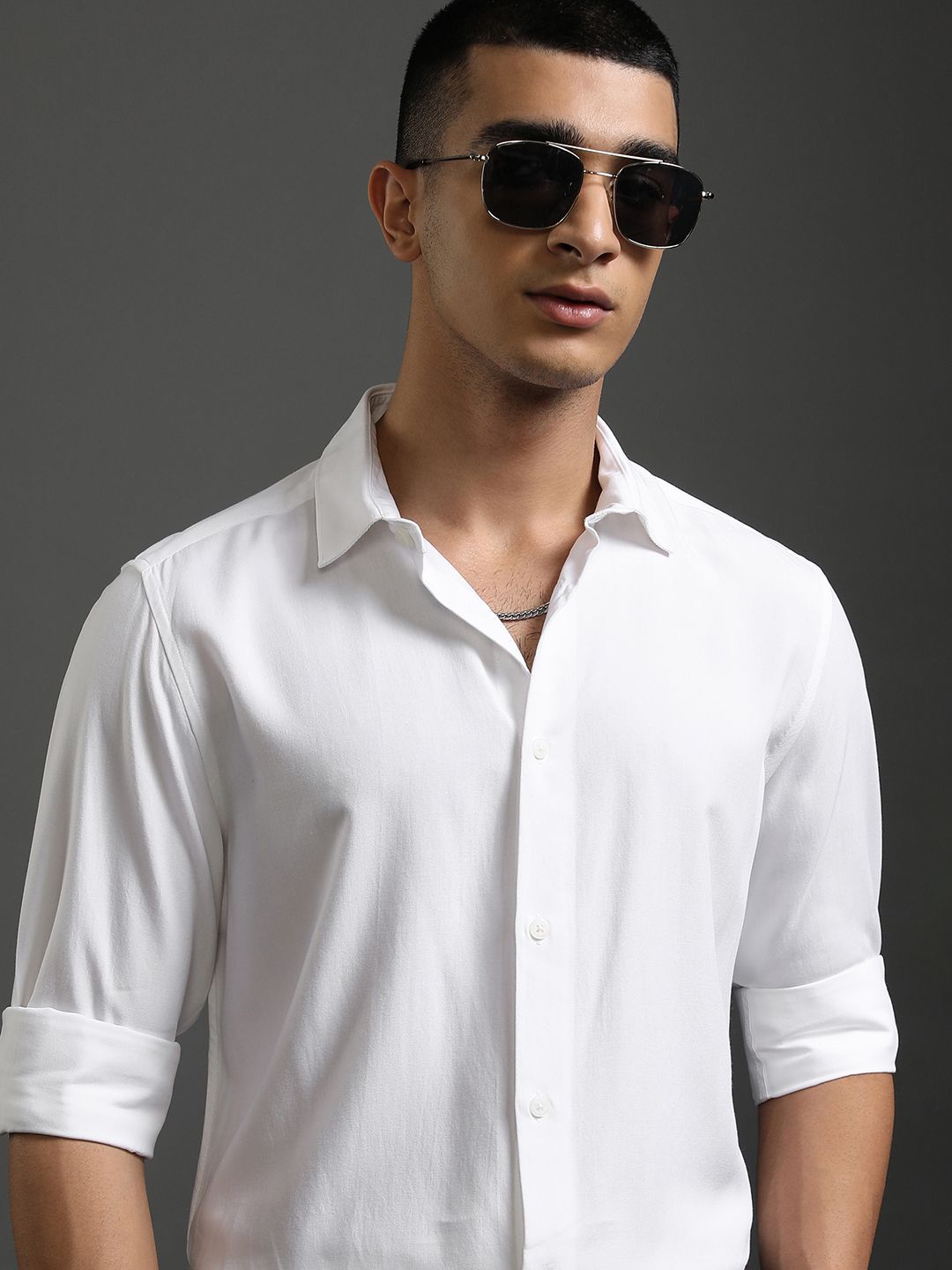 HIGHLANDER Men Spread Collar Solid Formal Slim Fit Shirt