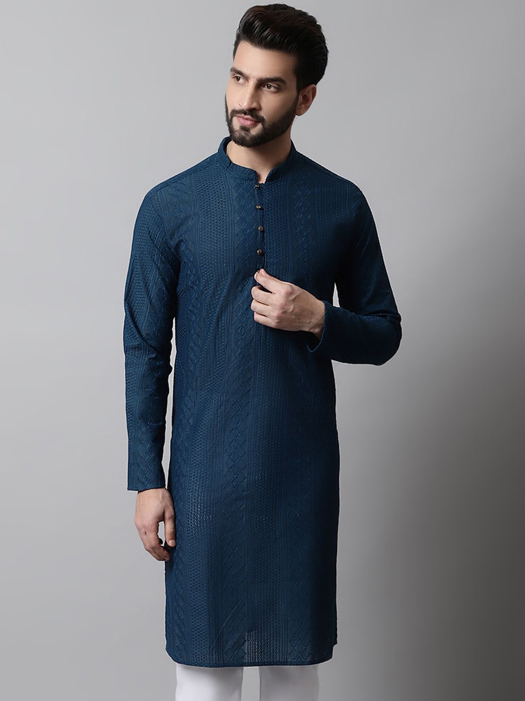 Jompers Men Embroidered Chikankari Kurta