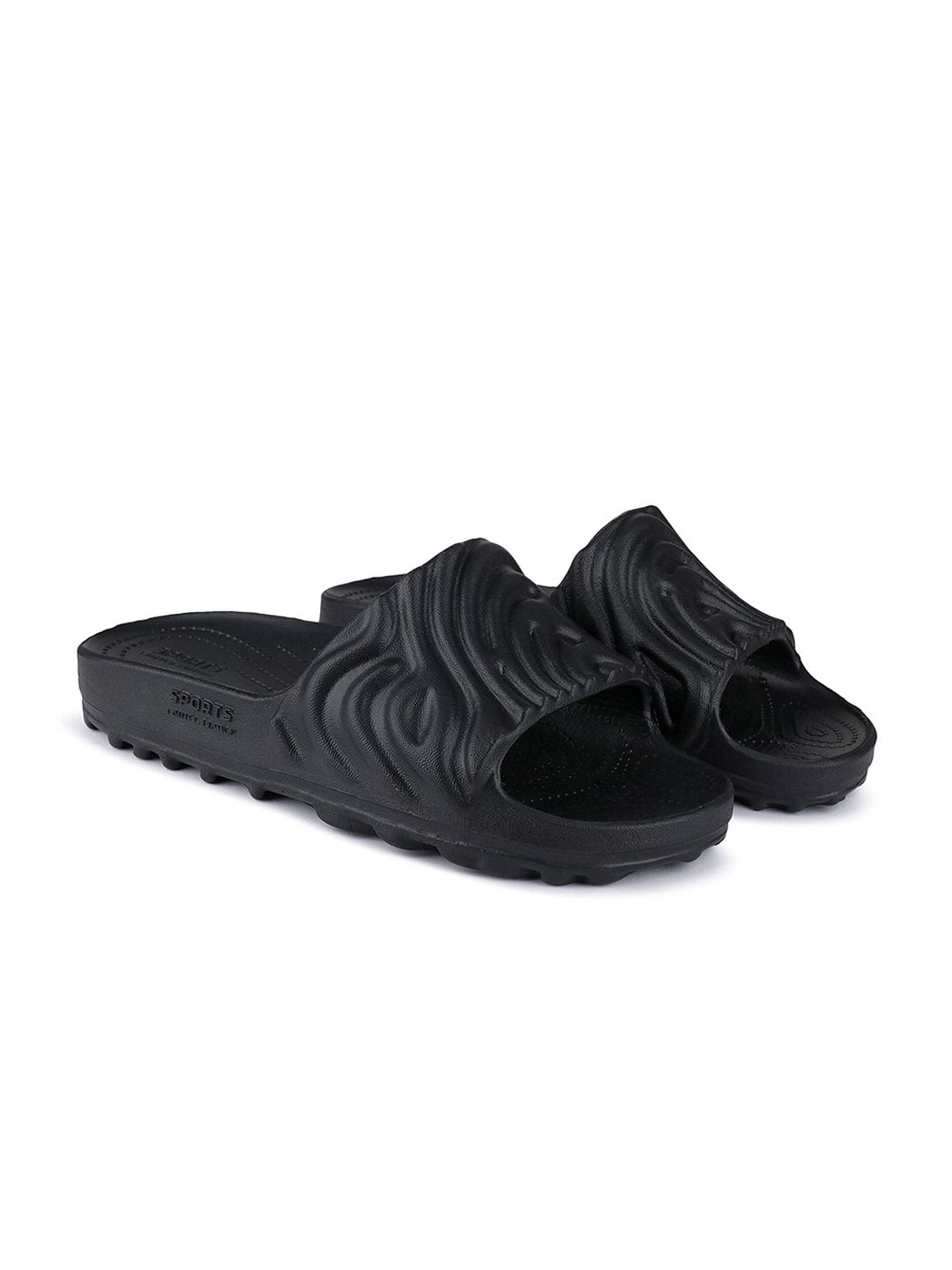 BERSACHE Men Open Toe Flats deal from myntra