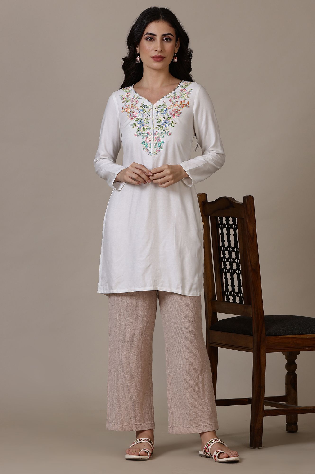 AURELIA Floral Embroidered Straight Kurta