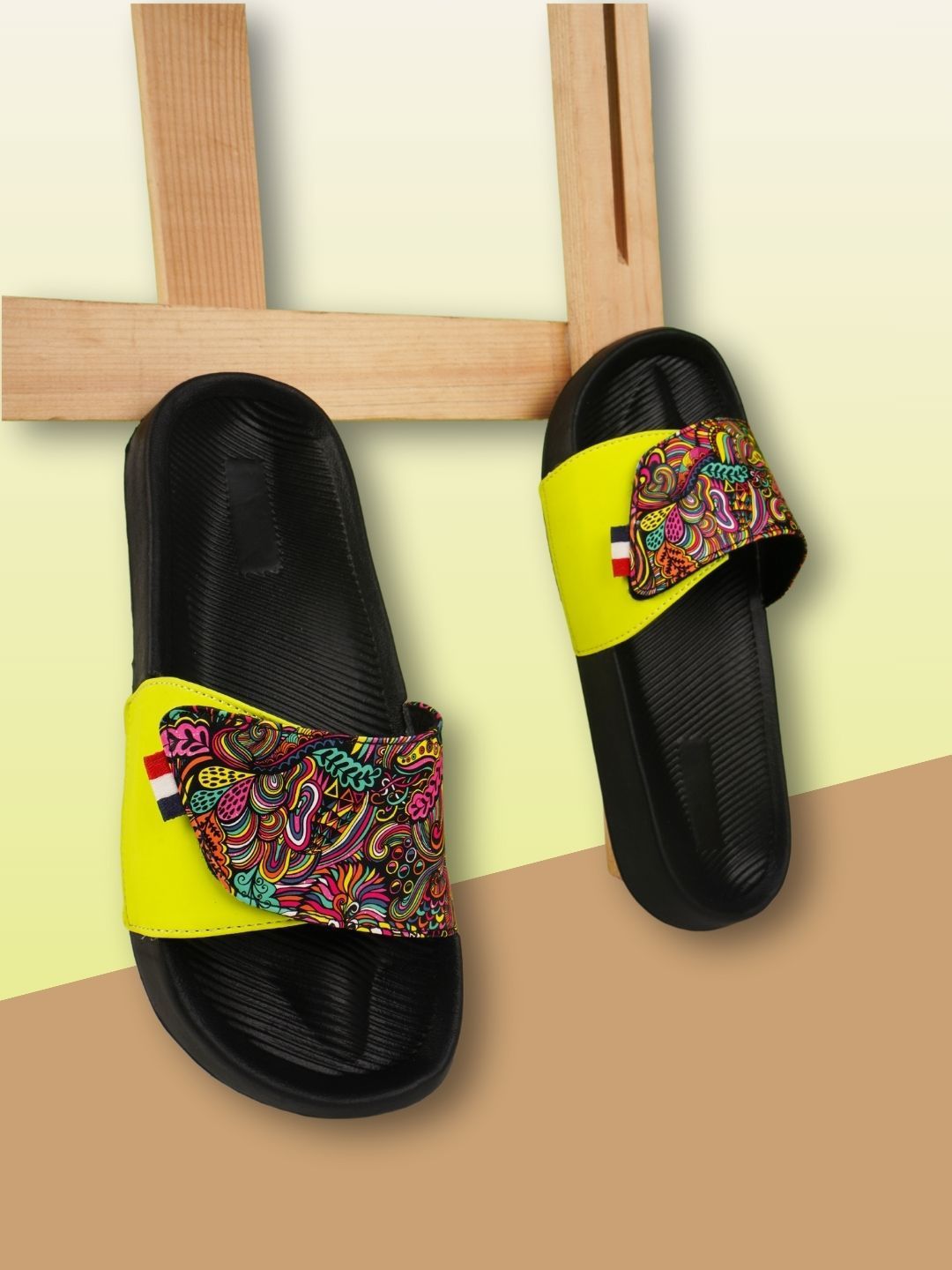PERY PAO Men Printed Sliders