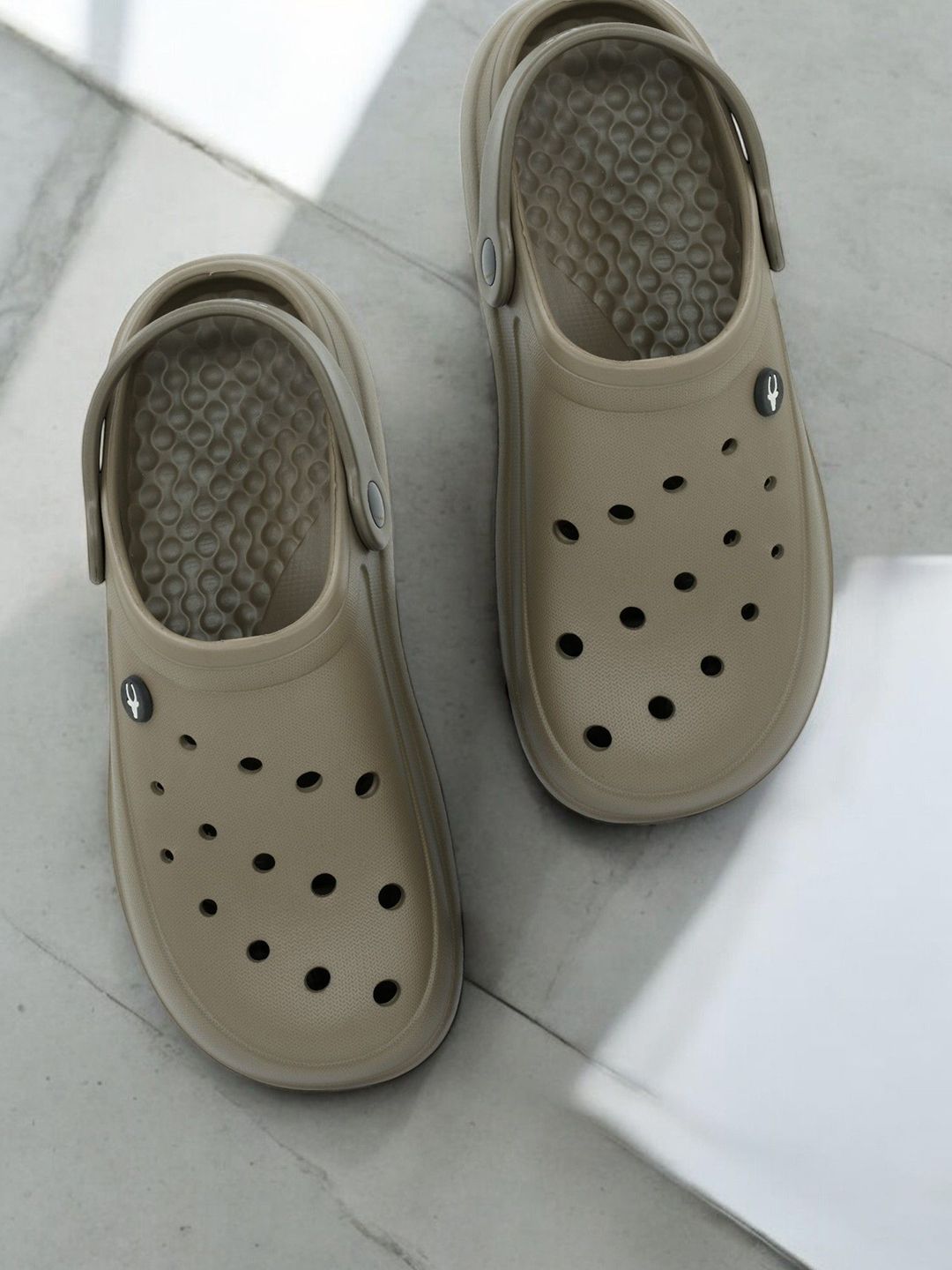 HIROLAS Men Croslite Clogs