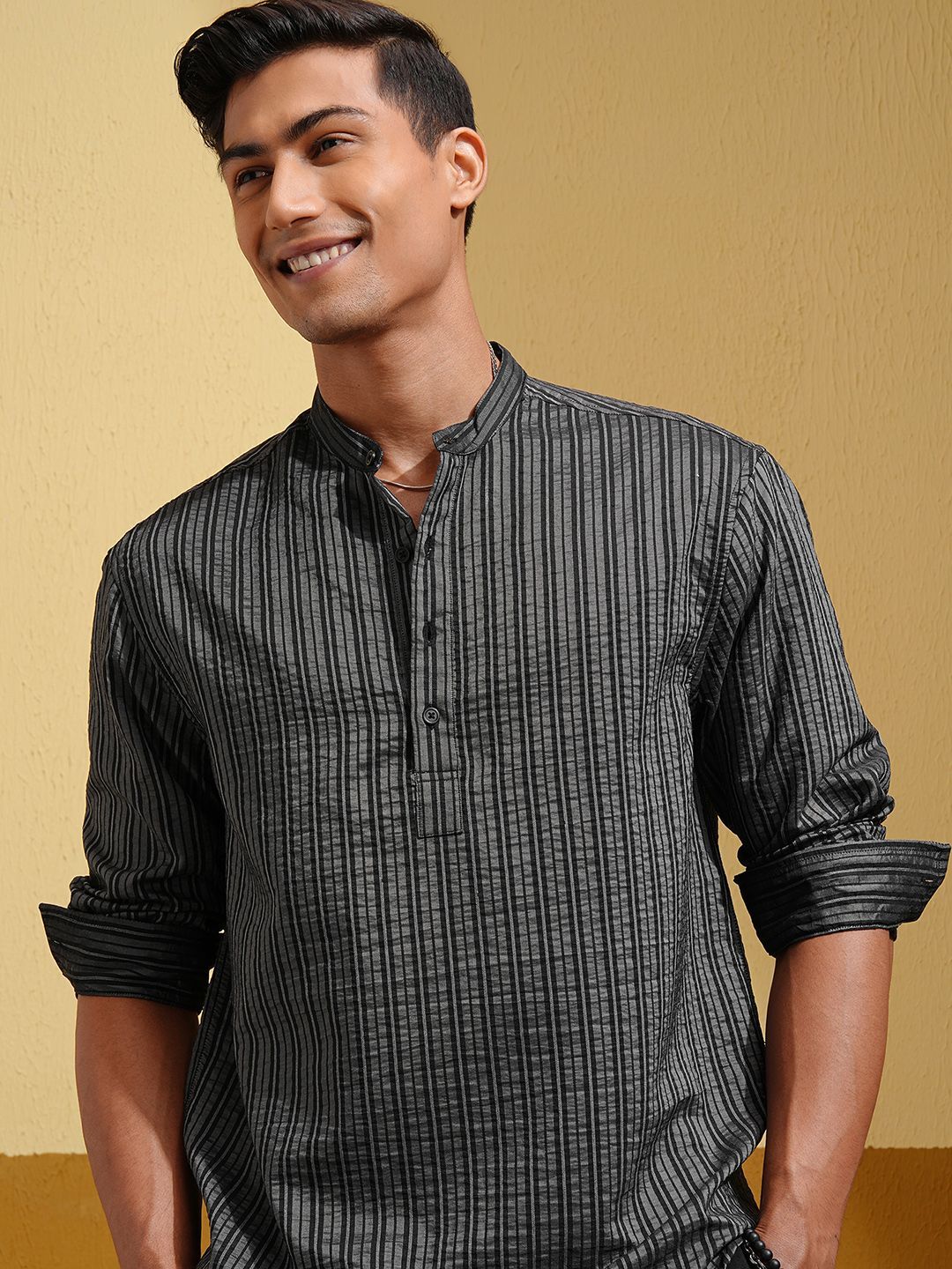 HIGHLANDER Men Popcorn Textured Casual Regular Fit Shirt