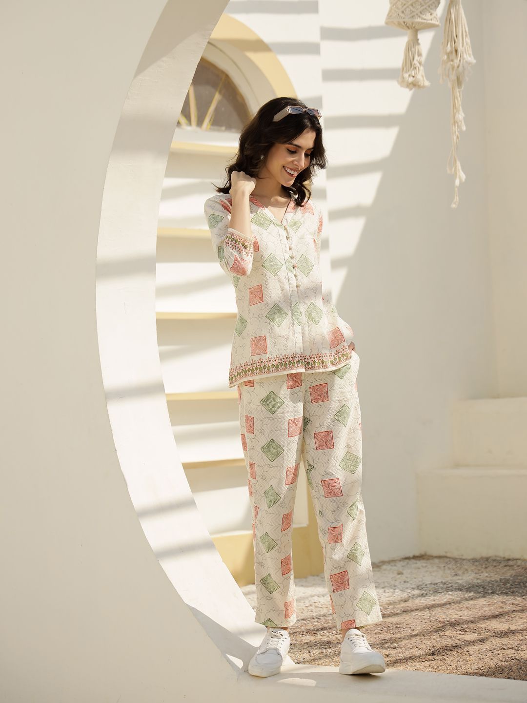 SANSKRUTIHOMES SANSKRUTIHOMES Off White Geometric Printed Pure Cotton Loose Fit Co-ords Set