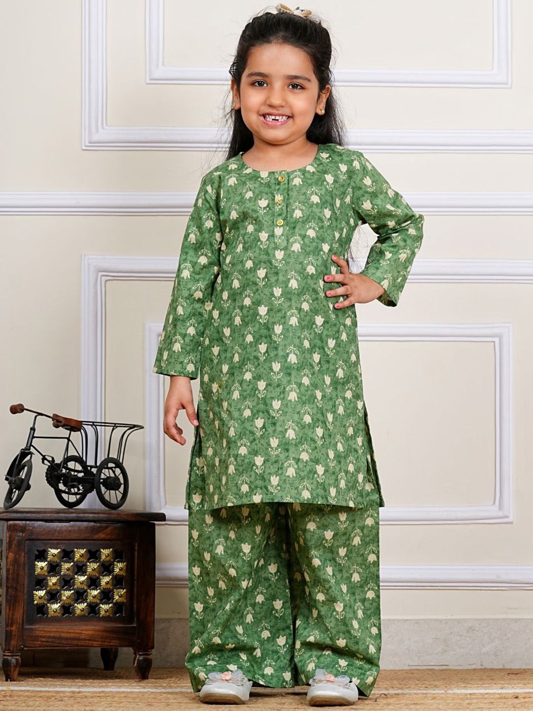 COTLAND FASHION Girls Floral Printed Regular Pure Cotton Straight Kurta with Palazzos