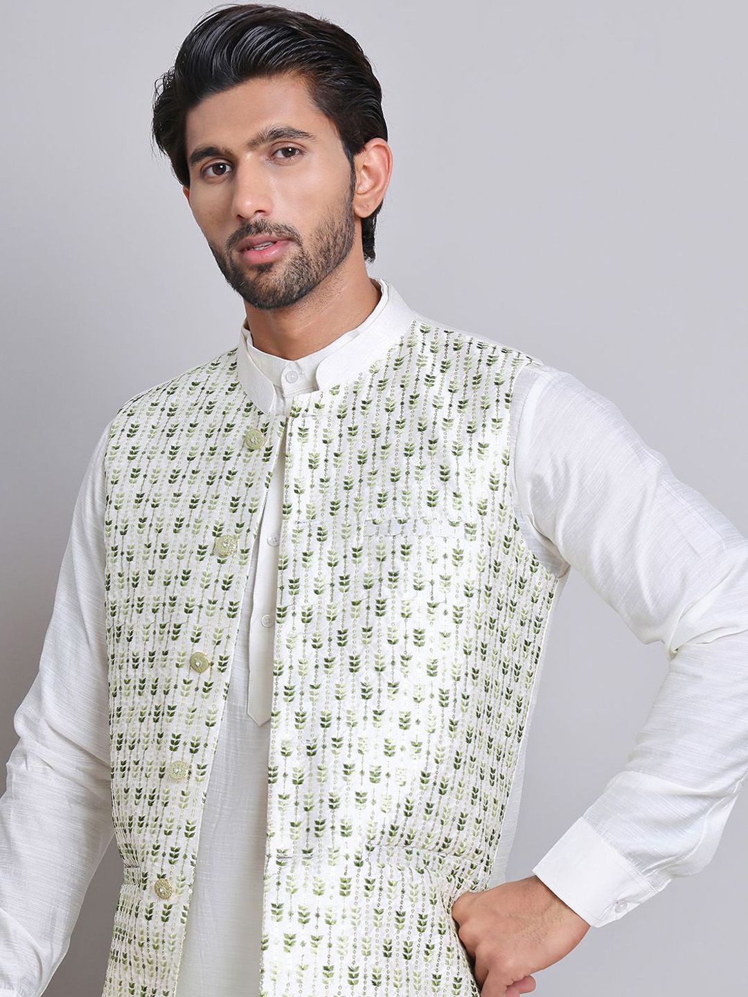 Jompers Men Embroidered Woven Nehru Jacket