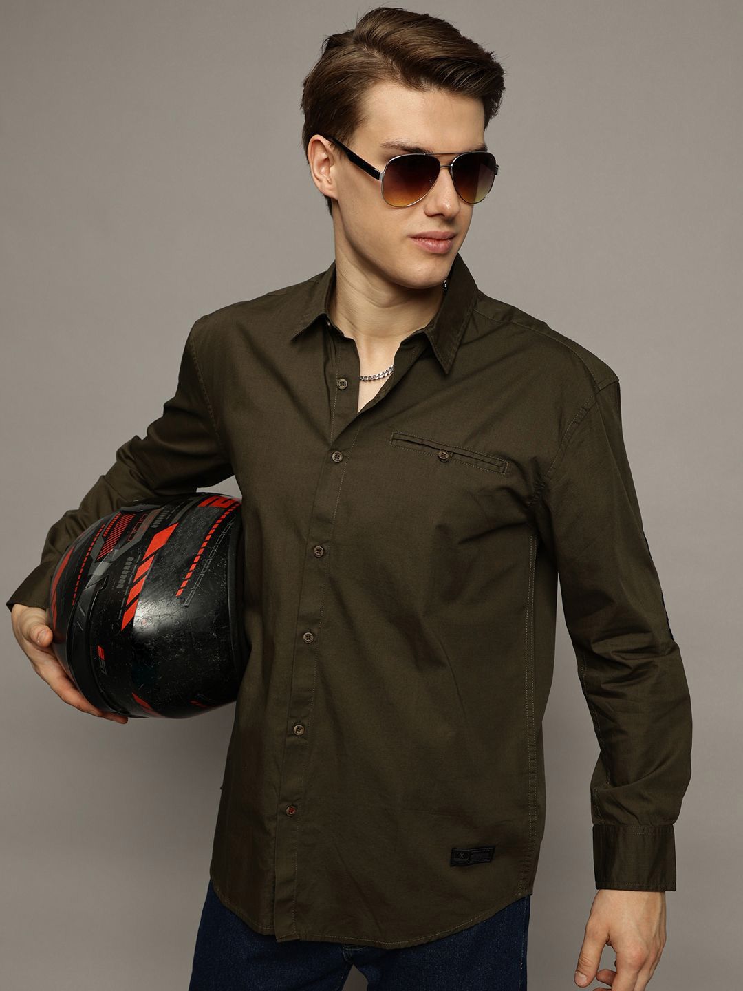 The Roadster Lifestyle Co. Men Premium Spread Collar Solid Cotton Oversized Casual Shirt