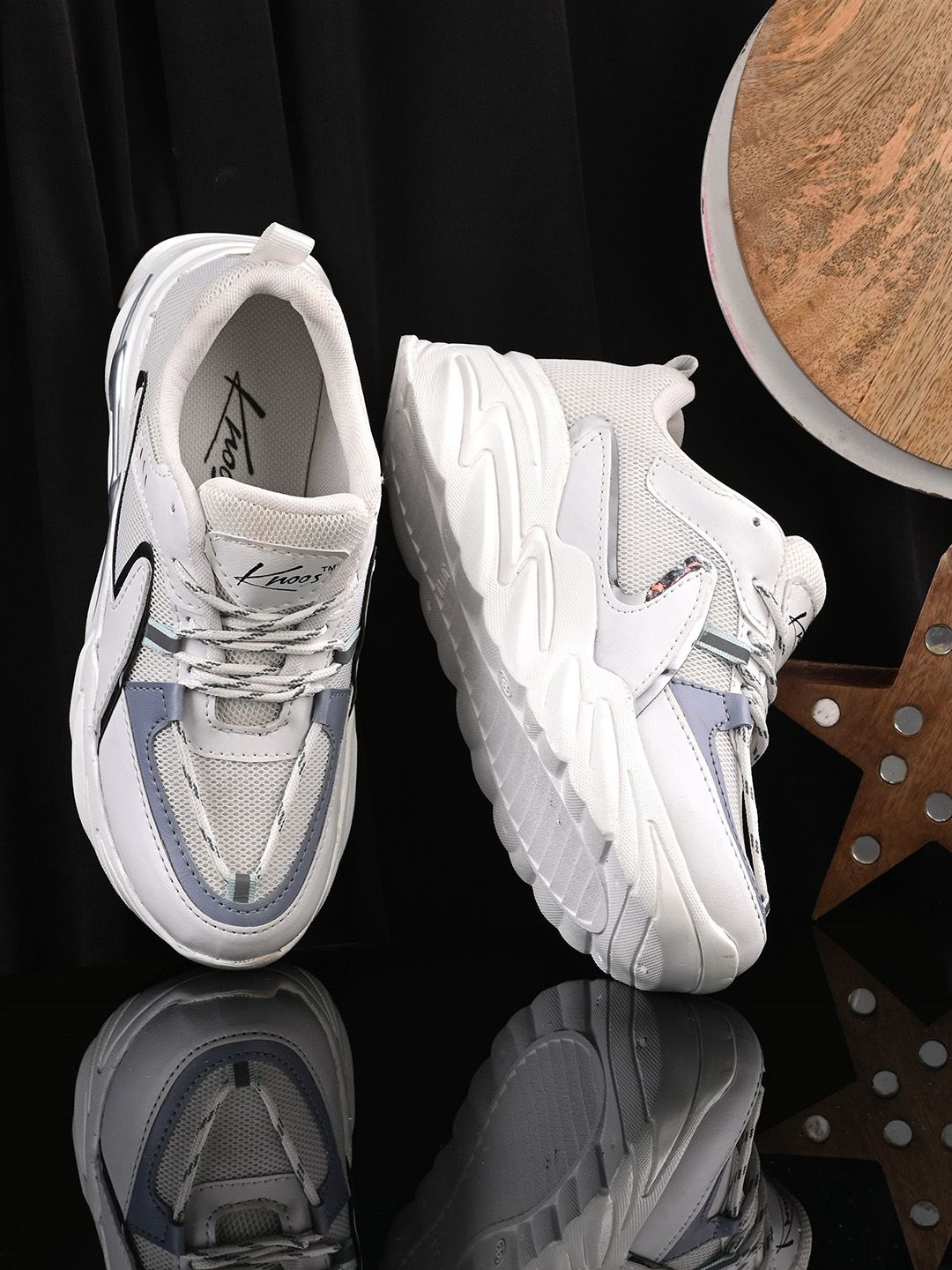 knoos Women Woven Design Lightweight Sneakers