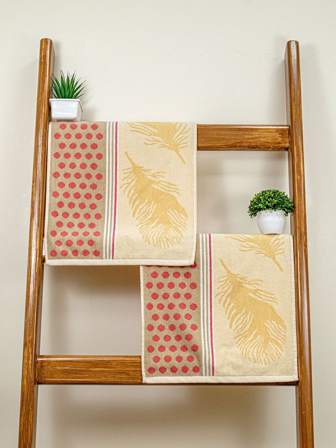 RANGOLI Beige & Red 2 Pieces Printed Cotton Highly Absorbent 470 GSM Hand Towel