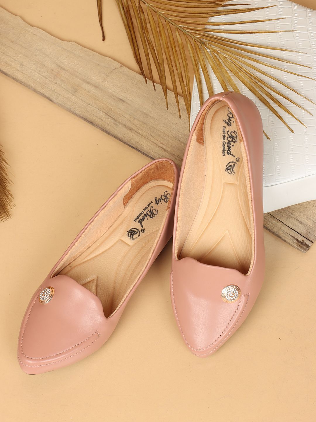 BIG BIRD Women Textured Pointed Toe  Ballerinas Flats