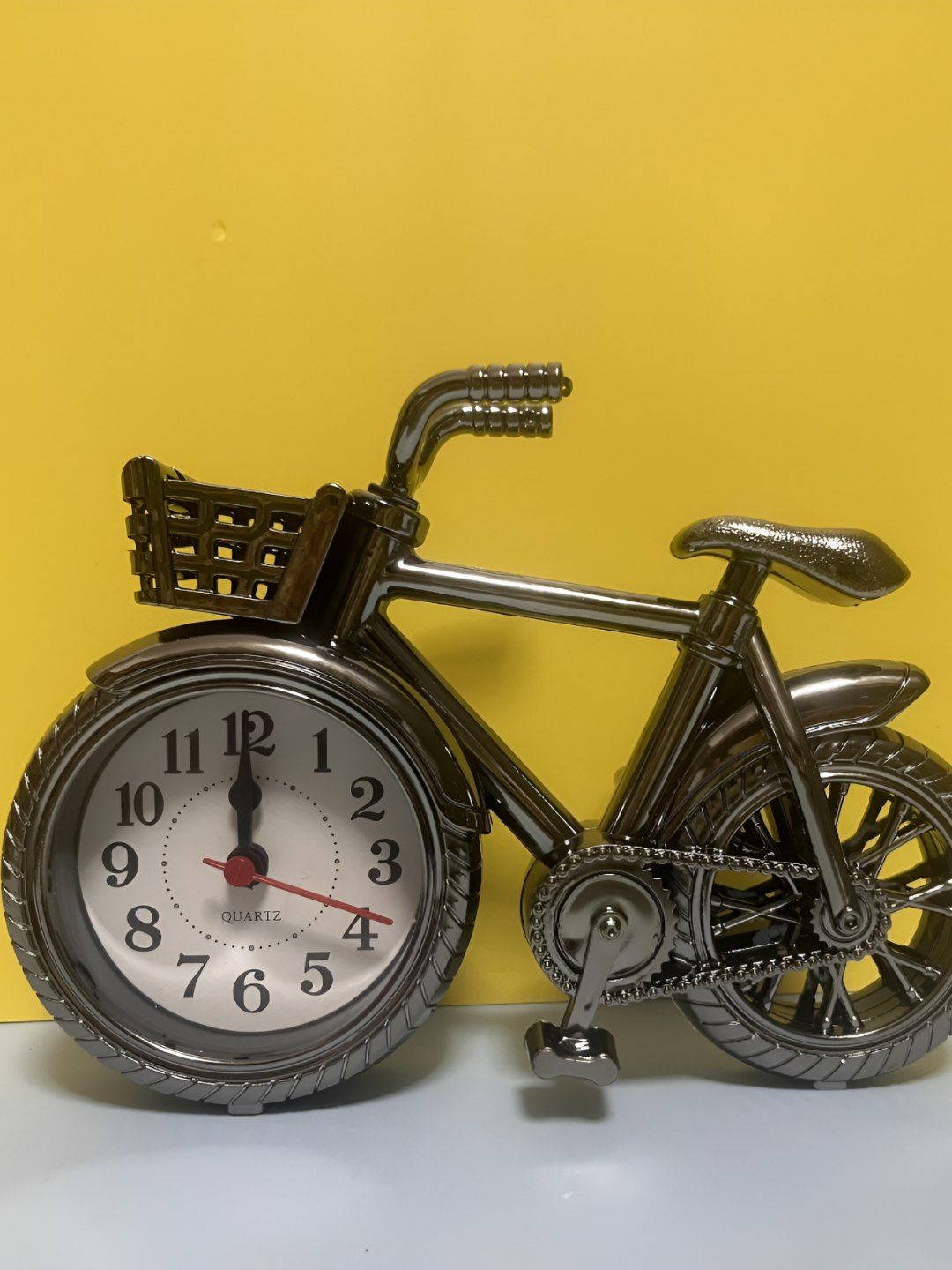 Spiaty Spiaty Black & White Bicycle Shaped Round Alarm Clock