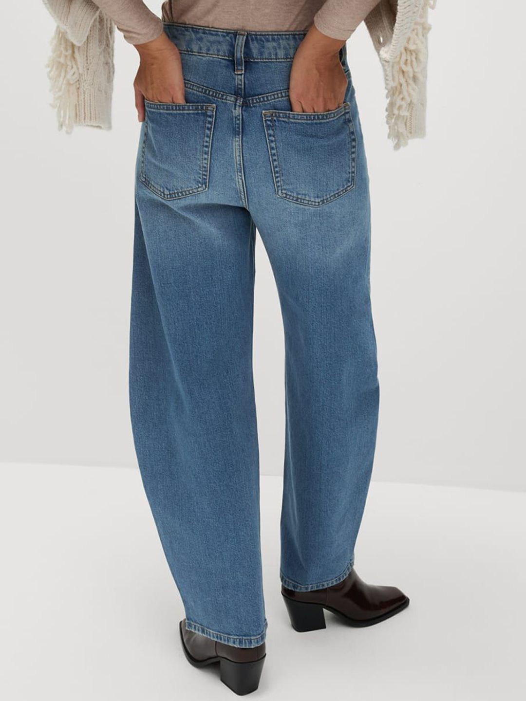 Mid Rise Relaxed Horseshoe Jeans