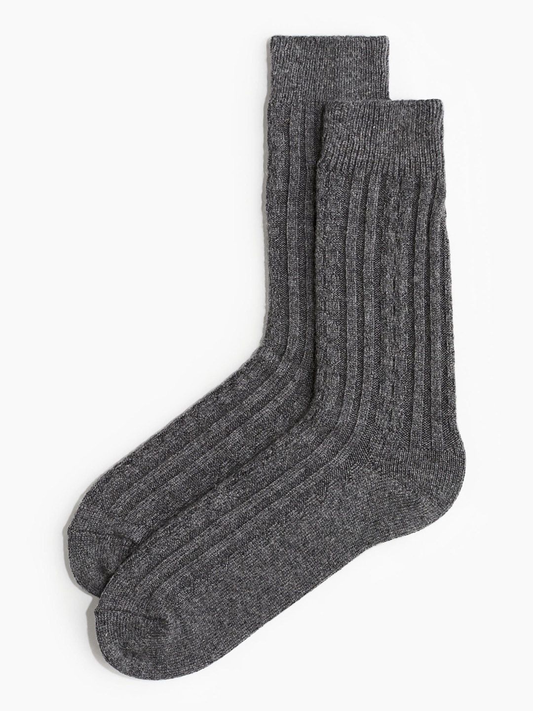 H&M Men Mixed-Knit Socks deal from myntra