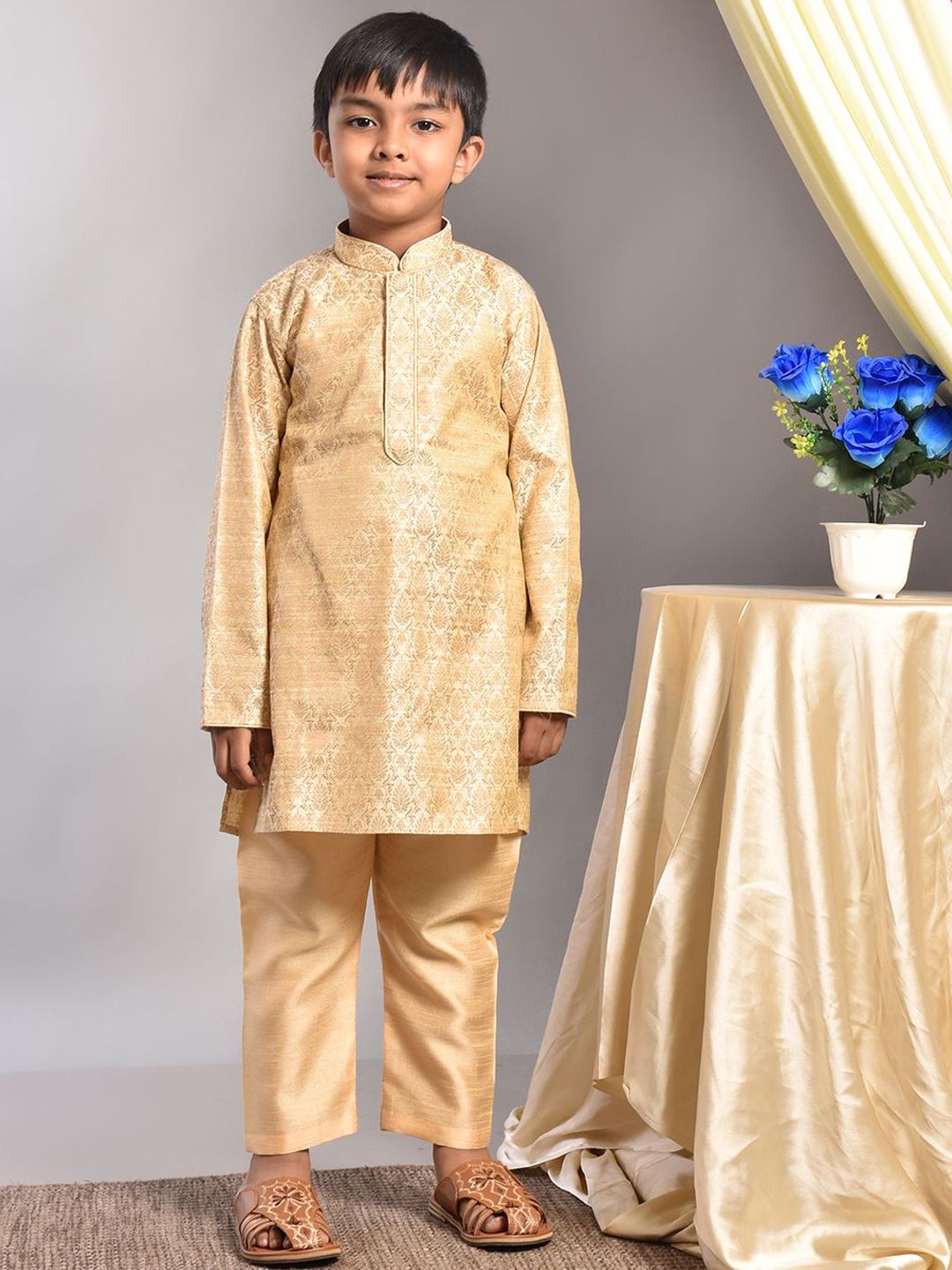 Pehanaava Boys Floral Embroidered Regular Kurta with Pyjamas
