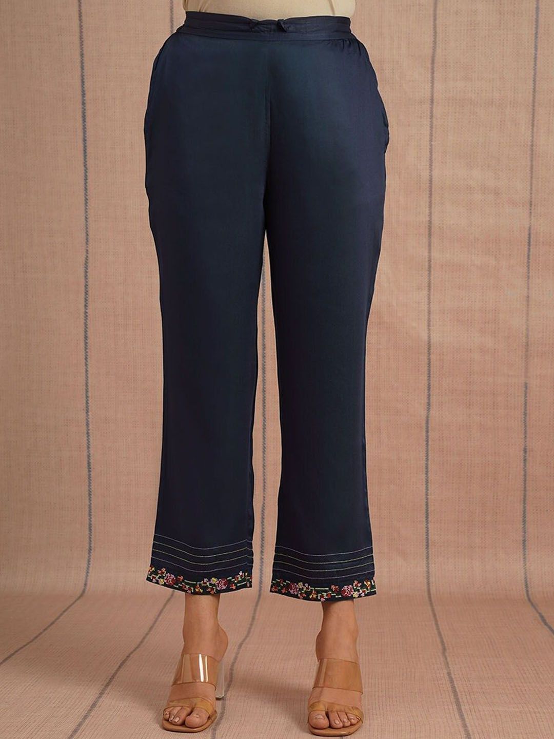 JAYPORE Women Printed Trousers