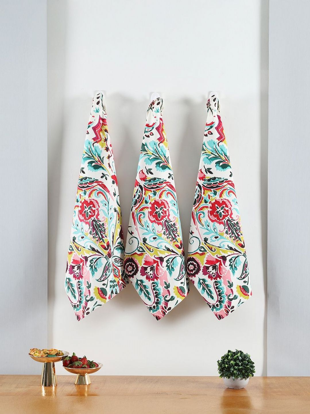 Ratan Cart 3Pcs White & Pink Printed Cotton Kitchen Towels
