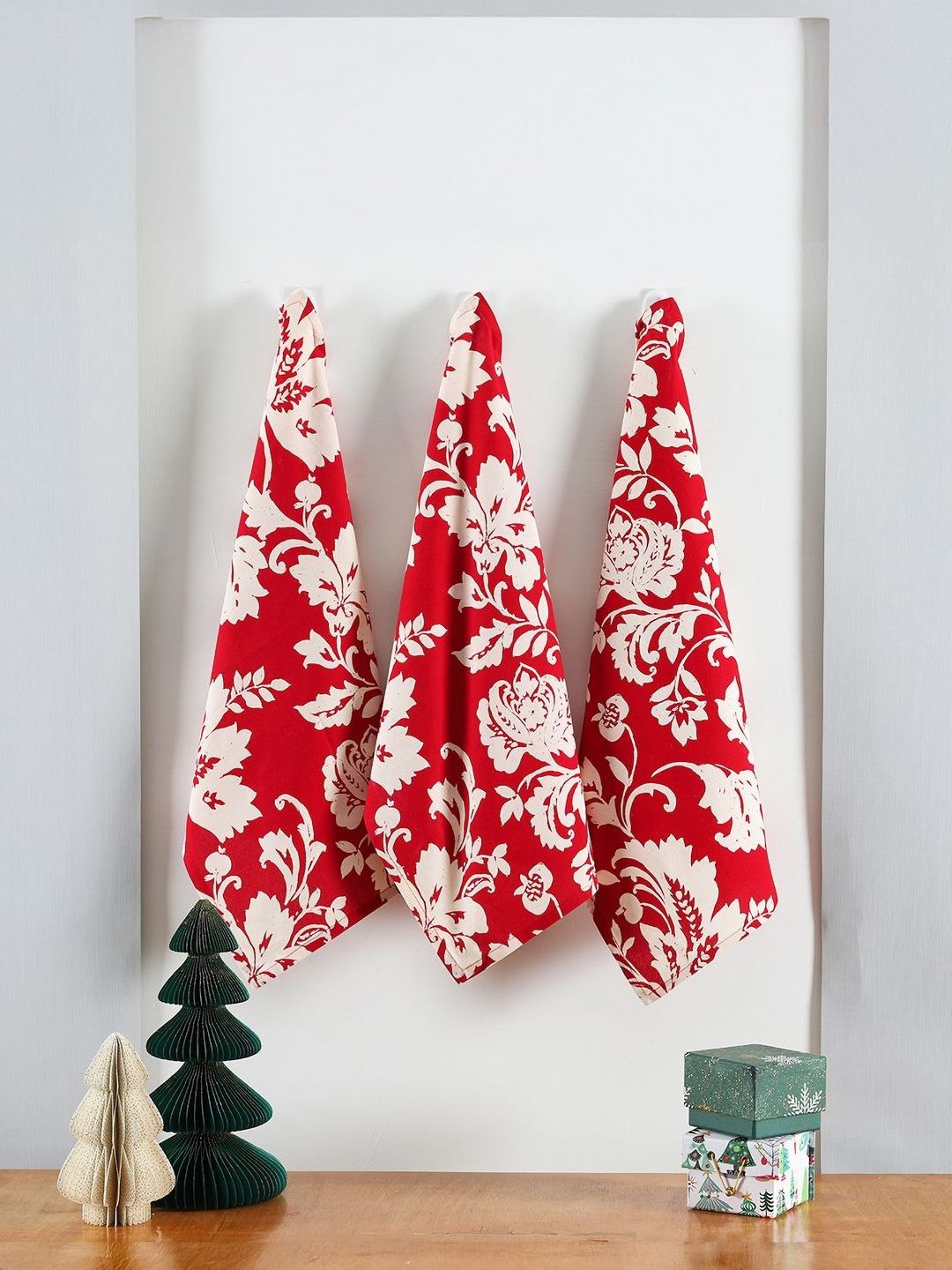 Ratan Cart 3Pcs White & Red Printed Cotton Kitchen Towels