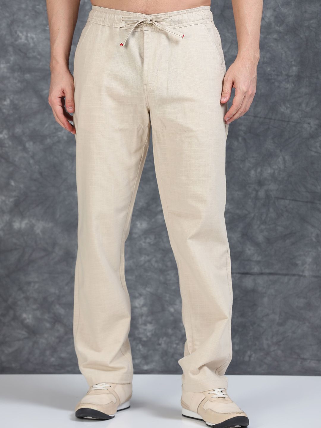 The Roadster Lifestyle Co Men Linen Relaxed-Fit Regular Trouser
