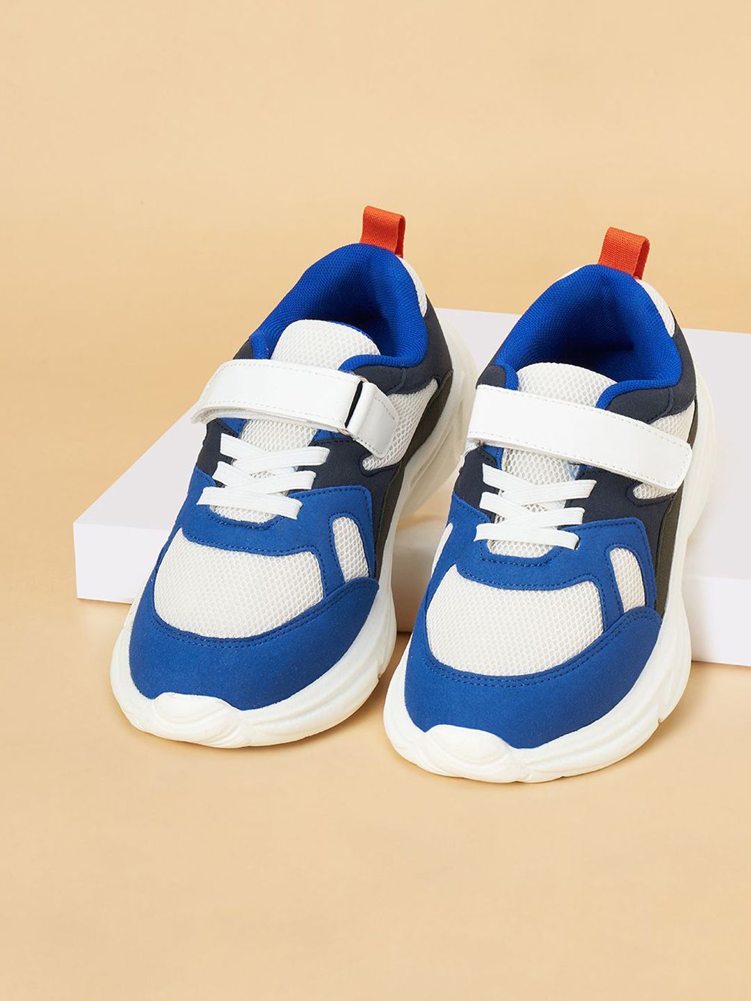 Pantaloons Junior Boys Mesh Walking Non-Marking Shoes