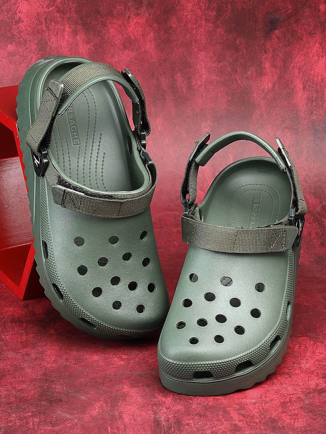 BERSACHE Men Rubber Self Design Clogs