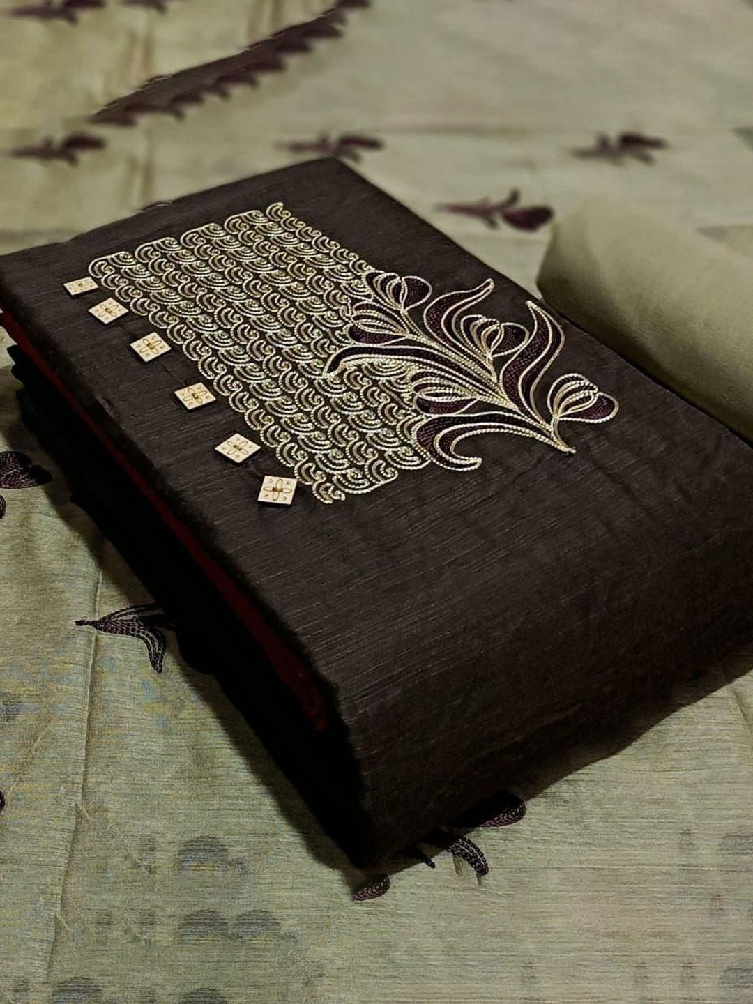 Suha Unstitched Dress Material