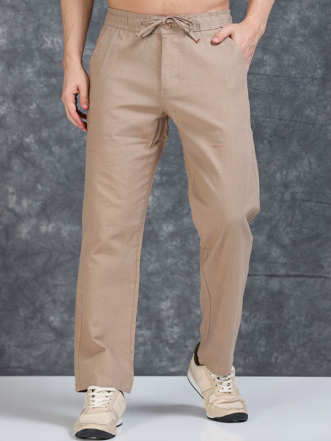 The Roadster Lifestyle Co Loose Fit Mid-Rise Linen Regular Trouser