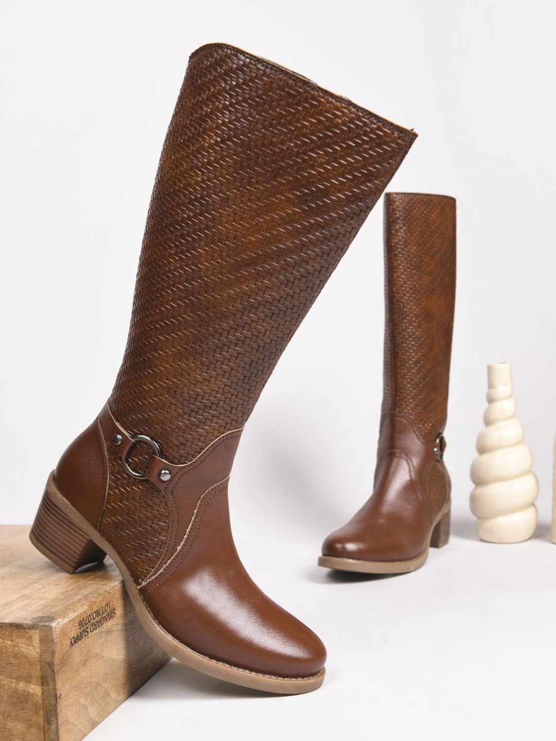 CLOG LONDON Men Textured Casual Winter Boots