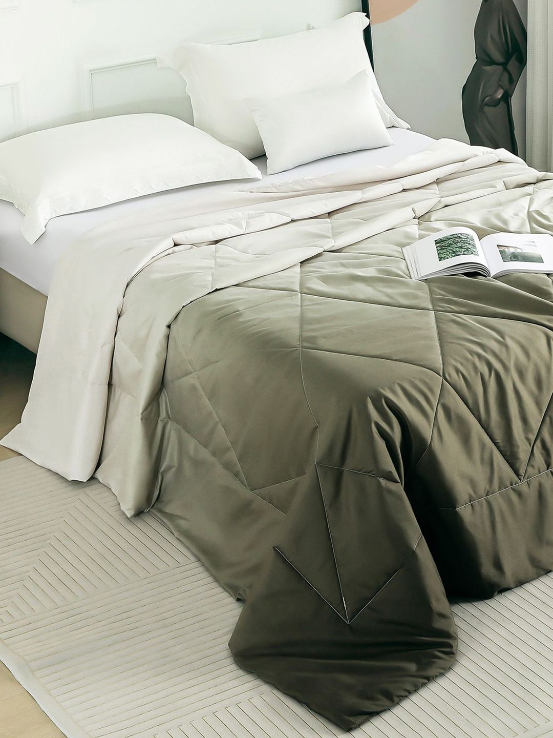 240 GSM Double Bed Comforter Story@home Olive Green & White Microfiber AC Room 233 GSM Double Bed Comforter