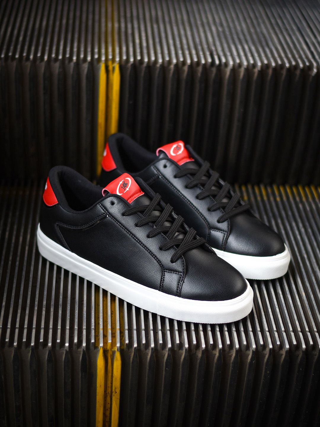 Doc Martin Men PU Sneakers