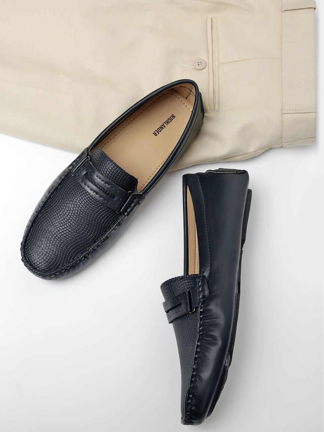 HIGHLANDER Men Textured Lightweight Driving Shoes