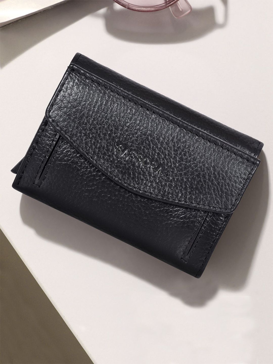 Sassora Unisex Leather Textured Card Holder