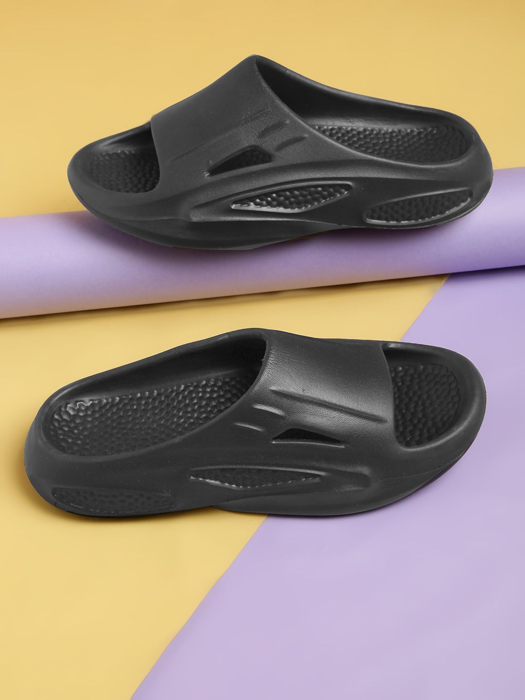 The Roadster Lifestyle Co Men Croslite Sliders