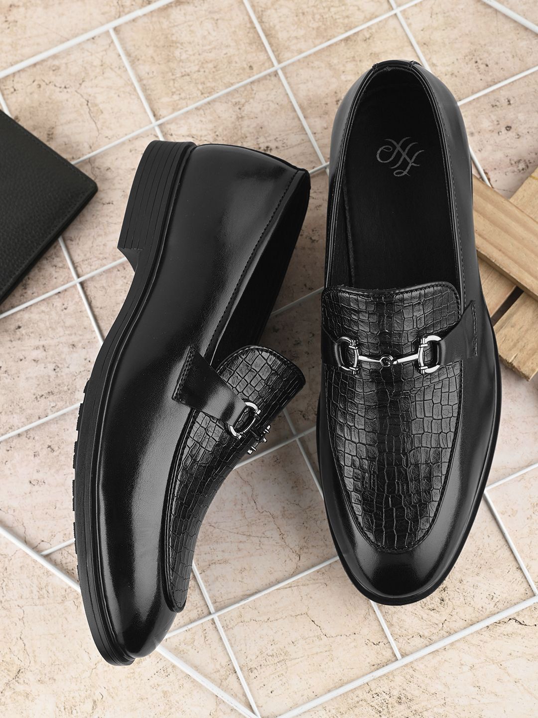 House of Pataudi Men Textured Formal Loafers