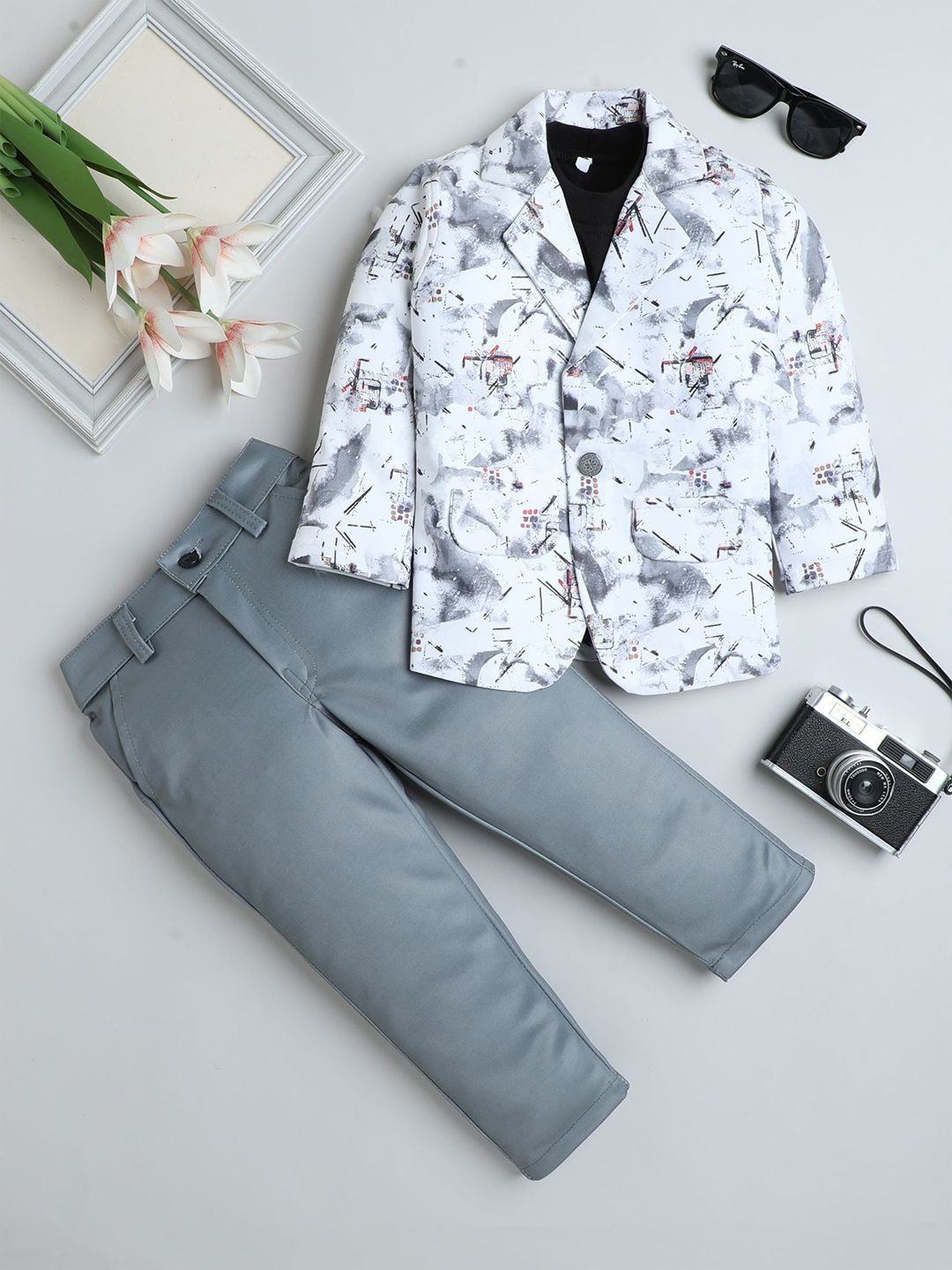 FOURFOLDS Boys Printed Single-Breasted Blazer with Trouser and T-Shirt 3-Piece Suit