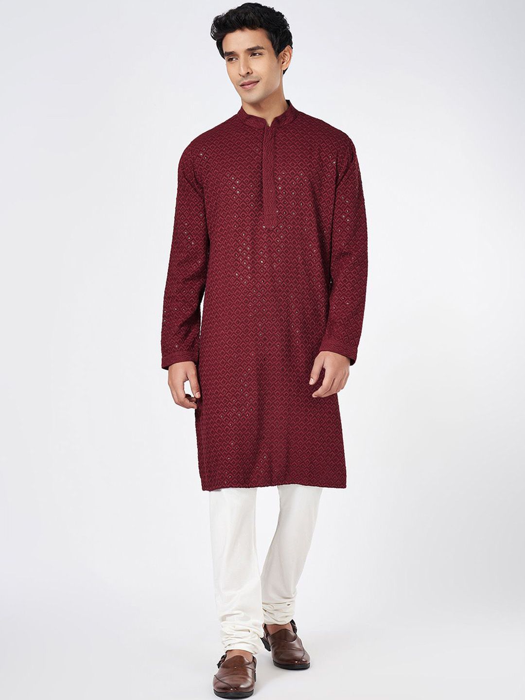 indus route by Pantaloons Geometric Embroidered Sequinned Regular Straight Kurta
