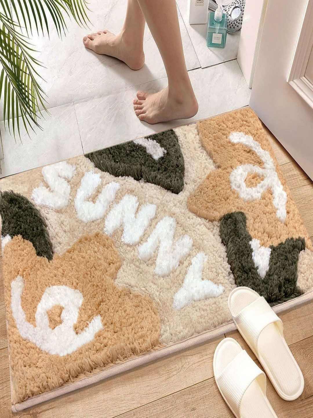 LUXEHOME INTERNATIONAL Beige & Green Microfiber Printed 2200 GSM Anti-Slip Bath Rug