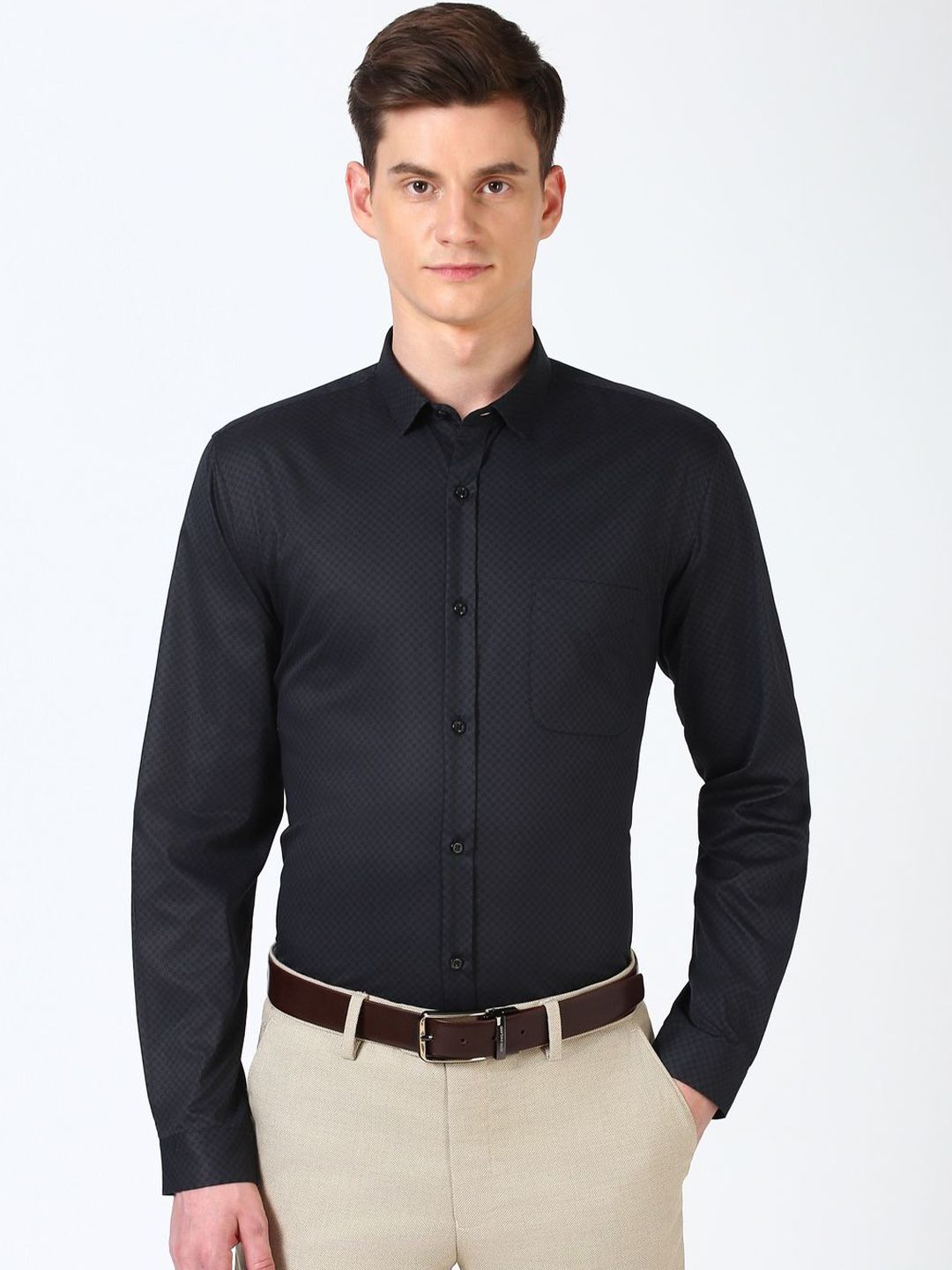 Peter England Men Spread Collar Textured Cotton Slim Fit Casual Shirt