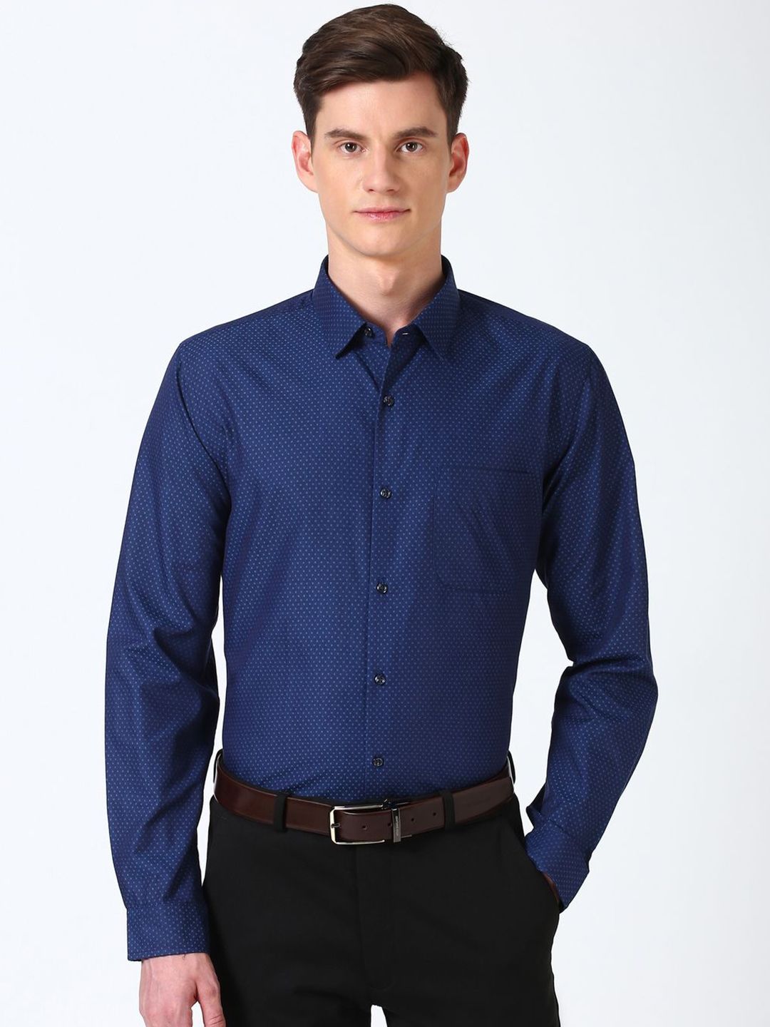 Peter England Men Spread Collar Micro Ditsy Printed Cotton Slim Fit Casual Shirt